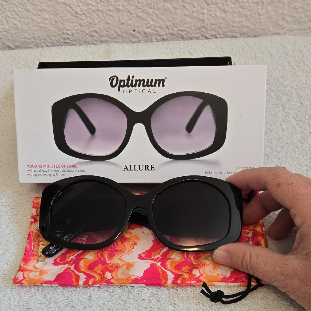 Black Sunglasses Optimum Optical Allure NWOT